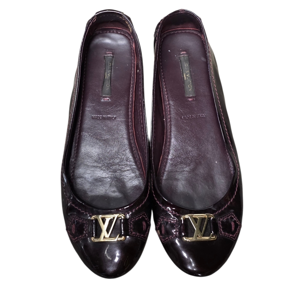 Louis Vuitton Burgundy Patent Leather LV Logo Flats
